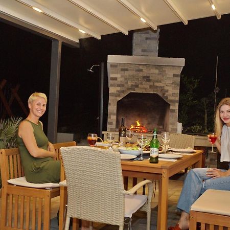 Villa Sara With Sea View And Private Heated Pool Omis Exterior photo