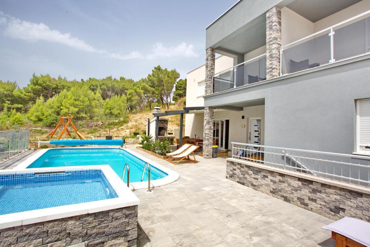 Villa Sara With Sea View And Private Heated Pool Omis Exterior photo
